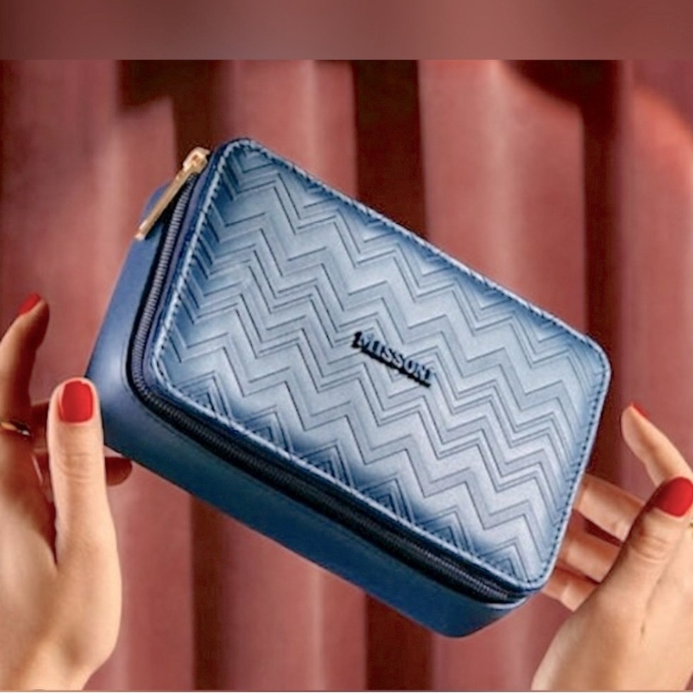 Missoni Delta One Travel Kit, Missoni Amenity Travel Kit cosmetic makeup